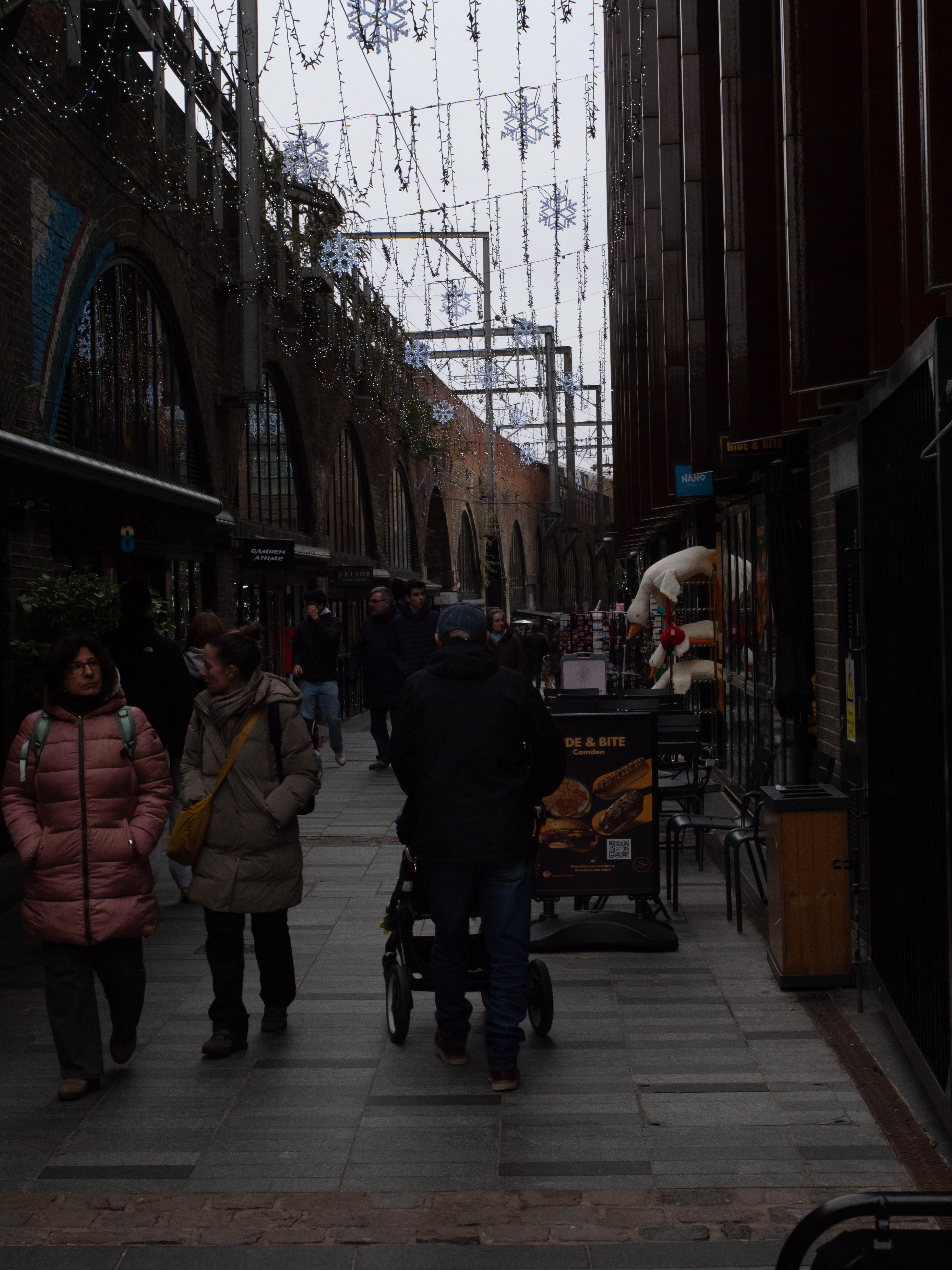 Prise de vue d'une rue à Camden Market à Londres